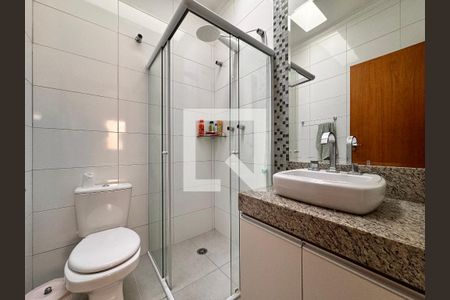 Casa à venda com 212m², 3 quartos e 5 vagasBanheiro da Suíte 1