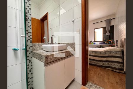 Casa à venda com 212m², 3 quartos e 5 vagasBanheiro da Suíte 1