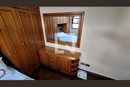 Casa à venda com 220m², 3 quartos e 4 vagas
