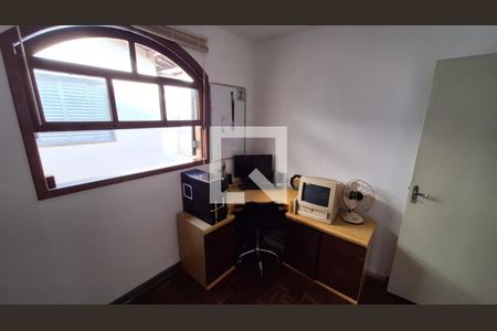 Casa à venda com 220m², 3 quartos e 4 vagas