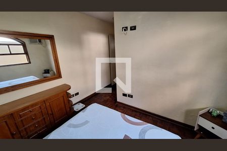 Casa à venda com 220m², 3 quartos e 4 vagas
