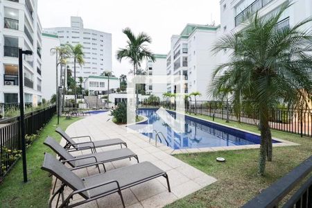Apartamento à venda com 130m², 3 quartos e 3 vagas Apartamento à venda com 130m², 3 quartos e 3 vagasÁrea comum - Piscina