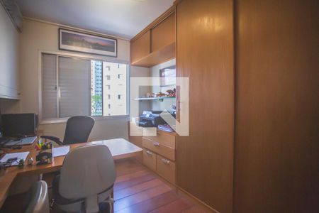 Apartamento à venda com 125m², 4 quartos e 2 vagas Apartamento à venda com 125m², 4 quartos e 2 vagasQuarto 2 - Reversível