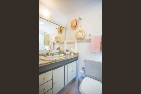 Apartamento à venda com 125m², 4 quartos e 2 vagas Apartamento à venda com 125m², 4 quartos e 2 vagasBanheiro Suíte 2