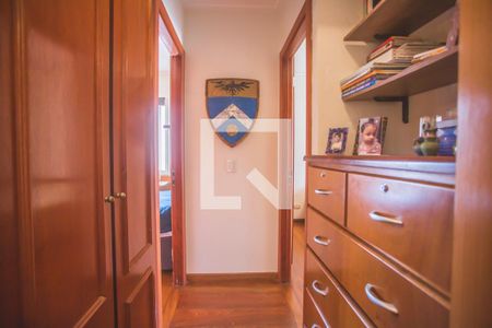 Apartamento à venda com 125m², 4 quartos e 2 vagas Apartamento à venda com 125m², 4 quartos e 2 vagasCorredor - Quartos