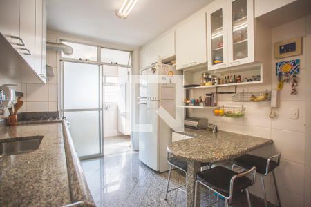 Apartamento à venda com 125m², 4 quartos e 2 vagas Apartamento à venda com 125m², 4 quartos e 2 vagasCozinha