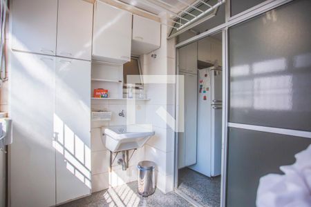 Apartamento à venda com 125m², 4 quartos e 2 vagas Apartamento à venda com 125m², 4 quartos e 2 vagasÁrea de Serviço