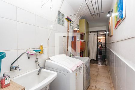 Casa à venda com 232m², 4 quartos e 2 vagas Casa à venda com 232m², 4 quartos e 2 vagasÁrea de Serviço