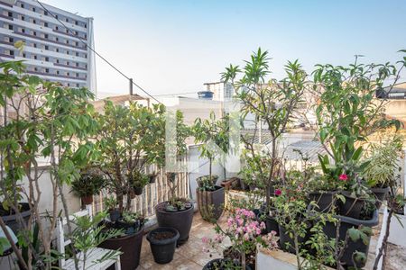 Casa à venda com 232m², 4 quartos e 2 vagas Casa à venda com 232m², 4 quartos e 2 vagasVista