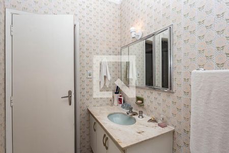 Casa à venda com 232m², 4 quartos e 2 vagas Casa à venda com 232m², 4 quartos e 2 vagasBanheiro