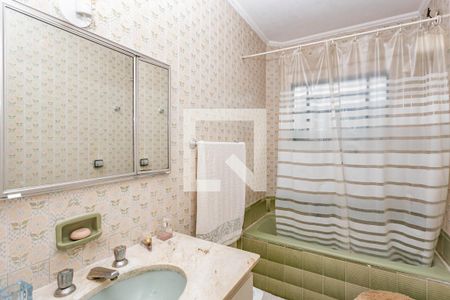 Casa à venda com 232m², 4 quartos e 2 vagas Casa à venda com 232m², 4 quartos e 2 vagasBanheiro