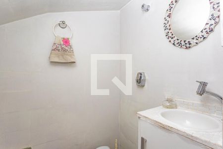 Casa à venda com 232m², 4 quartos e 2 vagas Casa à venda com 232m², 4 quartos e 2 vagasLavabo