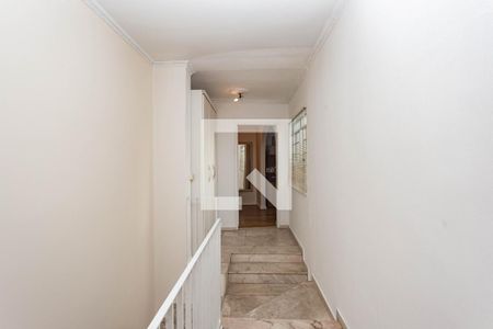 Casa à venda com 232m², 4 quartos e 2 vagas Casa à venda com 232m², 4 quartos e 2 vagasCorredor