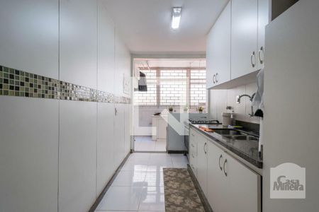 Apartamento à venda com 180m², 4 quartos e 2 vagas Apartamento à venda com 180m², 4 quartos e 2 vagascozinha
