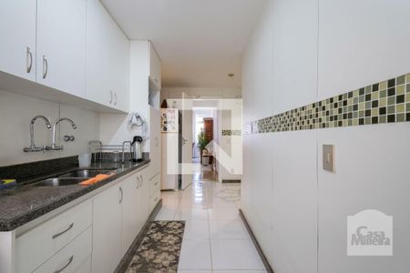 Apartamento à venda com 180m², 4 quartos e 2 vagas Apartamento à venda com 180m², 4 quartos e 2 vagascozinha