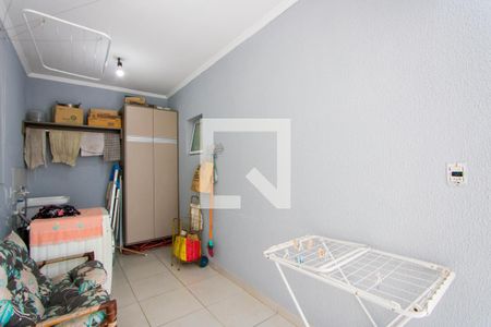 Apartamento à venda com 146m², 2 quartos e 2 vagas Apartamento à venda com 146m², 2 quartos e 2 vagasÁrea de serviço