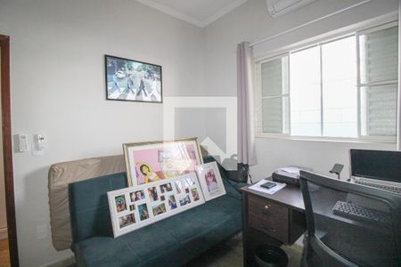 Casa à venda com 230m², 3 quartos e 3 vagas Casa à venda com 230m², 3 quartos e 3 vagasQuarto 2