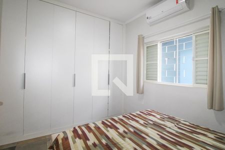 Casa à venda com 230m², 3 quartos e 3 vagas Casa à venda com 230m², 3 quartos e 3 vagasSuíte