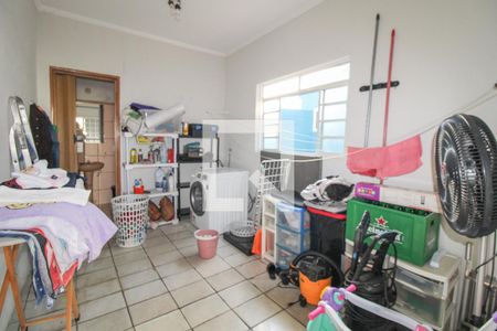 Casa à venda com 230m², 3 quartos e 3 vagas Casa à venda com 230m², 3 quartos e 3 vagasÁrea externa