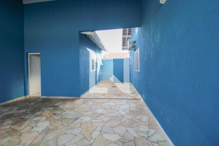 Casa à venda com 230m², 3 quartos e 3 vagas Casa à venda com 230m², 3 quartos e 3 vagasÁrea externa