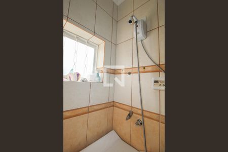 Casa à venda com 230m², 3 quartos e 3 vagas Casa à venda com 230m², 3 quartos e 3 vagasBanheiro social