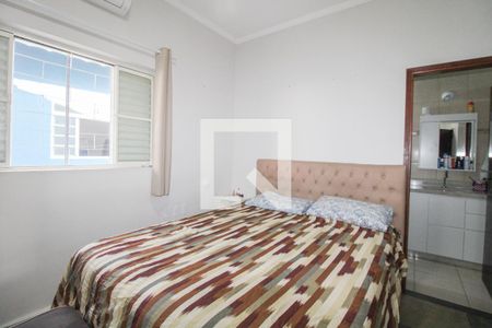 Casa à venda com 230m², 3 quartos e 3 vagas Casa à venda com 230m², 3 quartos e 3 vagasSuíte