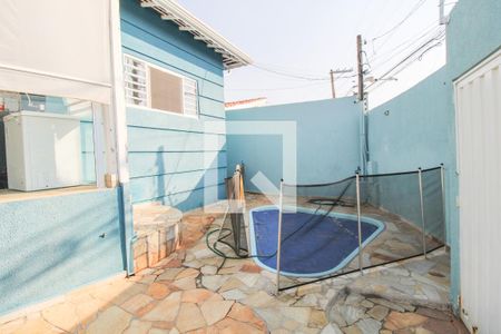 Casa à venda com 230m², 3 quartos e 3 vagas Casa à venda com 230m², 3 quartos e 3 vagasÁrea externa