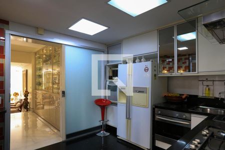 Apartamento à venda com 200m², 4 quartos e 2 vagasCozinha 