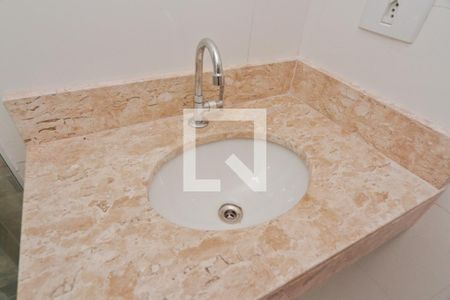 Banheiro de kitnet/studio para alugar com 1 quarto, 50m² em Jardim Mangalot, São Paulo