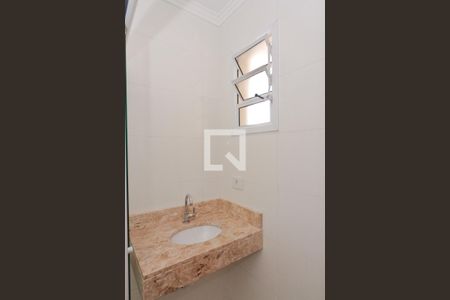 Banheiro de kitnet/studio para alugar com 1 quarto, 50m² em Jardim Mangalot, São Paulo