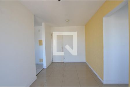 Sala de apartamento para alugar com 2 quartos, 48m² em Parada de Lucas, Rio de Janeiro