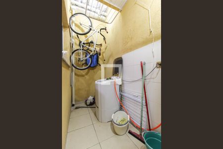 Casa de condomínio à venda com 64m², 2 quartos e 1 vagaÁrea de Serviço
