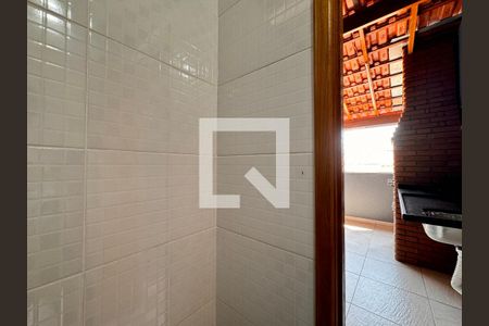 Casa à venda com 150m², 2 quartos e 2 vagas Casa à venda com 150m², 2 quartos e 2 vagasBanheiro 3