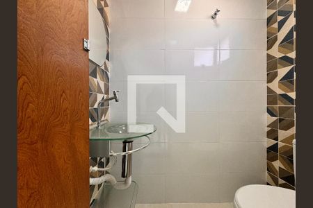 Casa à venda com 150m², 2 quartos e 2 vagas Casa à venda com 150m², 2 quartos e 2 vagasLavabo