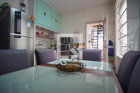 Apartamento à venda com 120m², 2 quartos e 2 vagasCozinha