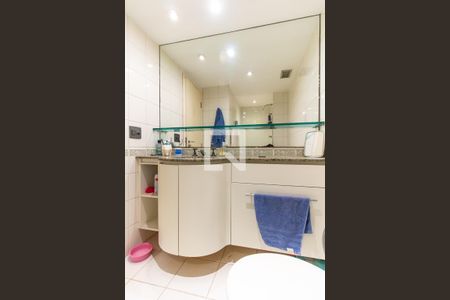 Apartamento para alugar com 70m², 2 quartos e 2 vagasBanheiro da Suíte