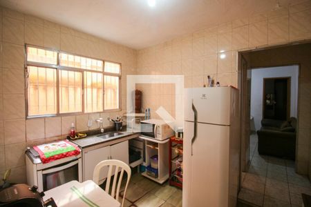 Casa à venda com 120m², 6 quartos e 1 vaga Casa à venda com 120m², 6 quartos e 1 vagaCozinha