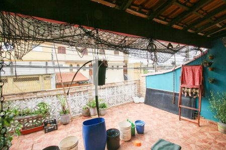 Casa à venda com 120m², 6 quartos e 1 vaga Casa à venda com 120m², 6 quartos e 1 vagaQuarto 3 / Varanda