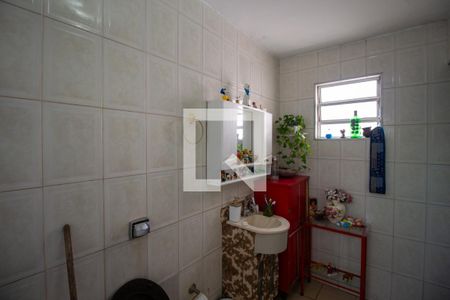 Casa à venda com 120m², 6 quartos e 1 vaga Casa à venda com 120m², 6 quartos e 1 vagaBanheiro