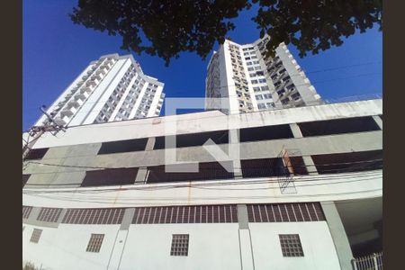 Apartamento à venda com 72m², 2 quartos e 1 vagaÁrea comum