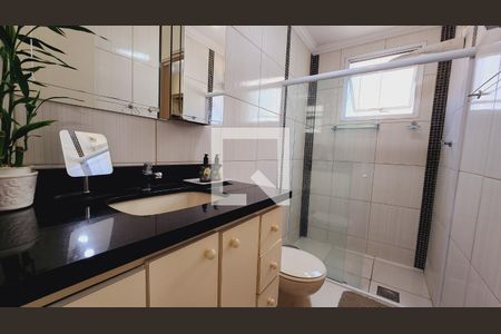Apartamento à venda com 76m², 2 quartos e 1 vaga Apartamento à venda com 76m², 2 quartos e 1 vagaBanheiro
