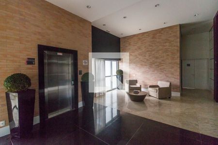 Apartamento à venda com 79m², 2 quartos e 2 vagasHall social