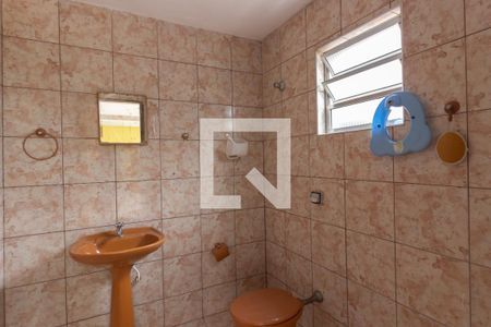 Casa à venda com 250m², 3 quartos e 2 vagas Casa à venda com 250m², 3 quartos e 2 vagasBanheiro