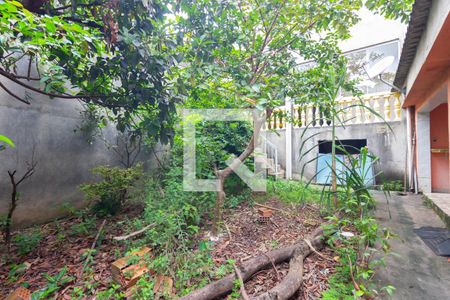 Casa à venda com 250m², 3 quartos e 2 vagas Casa à venda com 250m², 3 quartos e 2 vagasQuintal