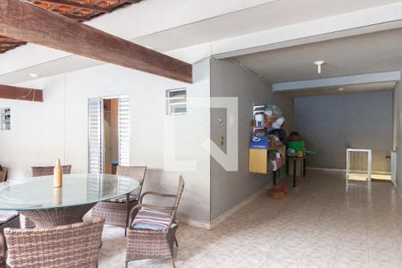 Casa à venda com 250m², 3 quartos e 2 vagas Casa à venda com 250m², 3 quartos e 2 vagasÁrea Externa