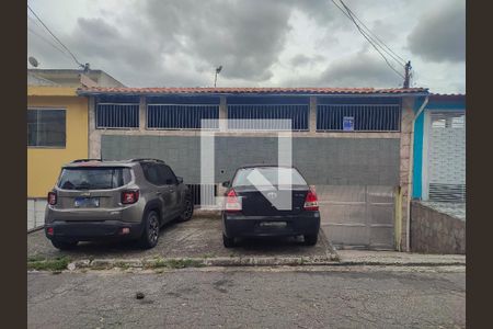 Casa à venda com 250m², 3 quartos e 2 vagas Casa à venda com 250m², 3 quartos e 2 vagasFachada