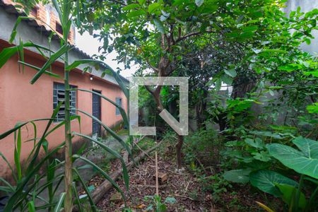 Casa à venda com 250m², 3 quartos e 2 vagas Casa à venda com 250m², 3 quartos e 2 vagasQuintal