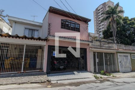 Casa à venda com 123m², 3 quartos e 2 vagas Casa à venda com 123m², 3 quartos e 2 vagasFachada