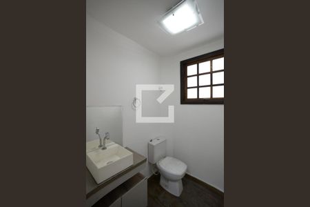 Casa à venda com 612m², 3 quartos e 2 vagasLavabo