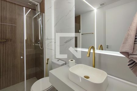 Banheiro de apartamento à venda com 1 quarto, 44m² em Cambuí, Campinas